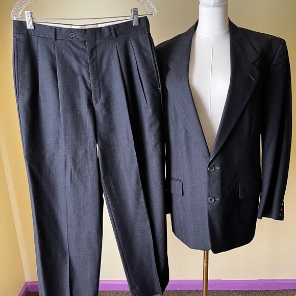 Vintage Yves Saint Laurent Women's Gray Pinstripe Wool Suit Sz M Made in France - Picture 1 of 14